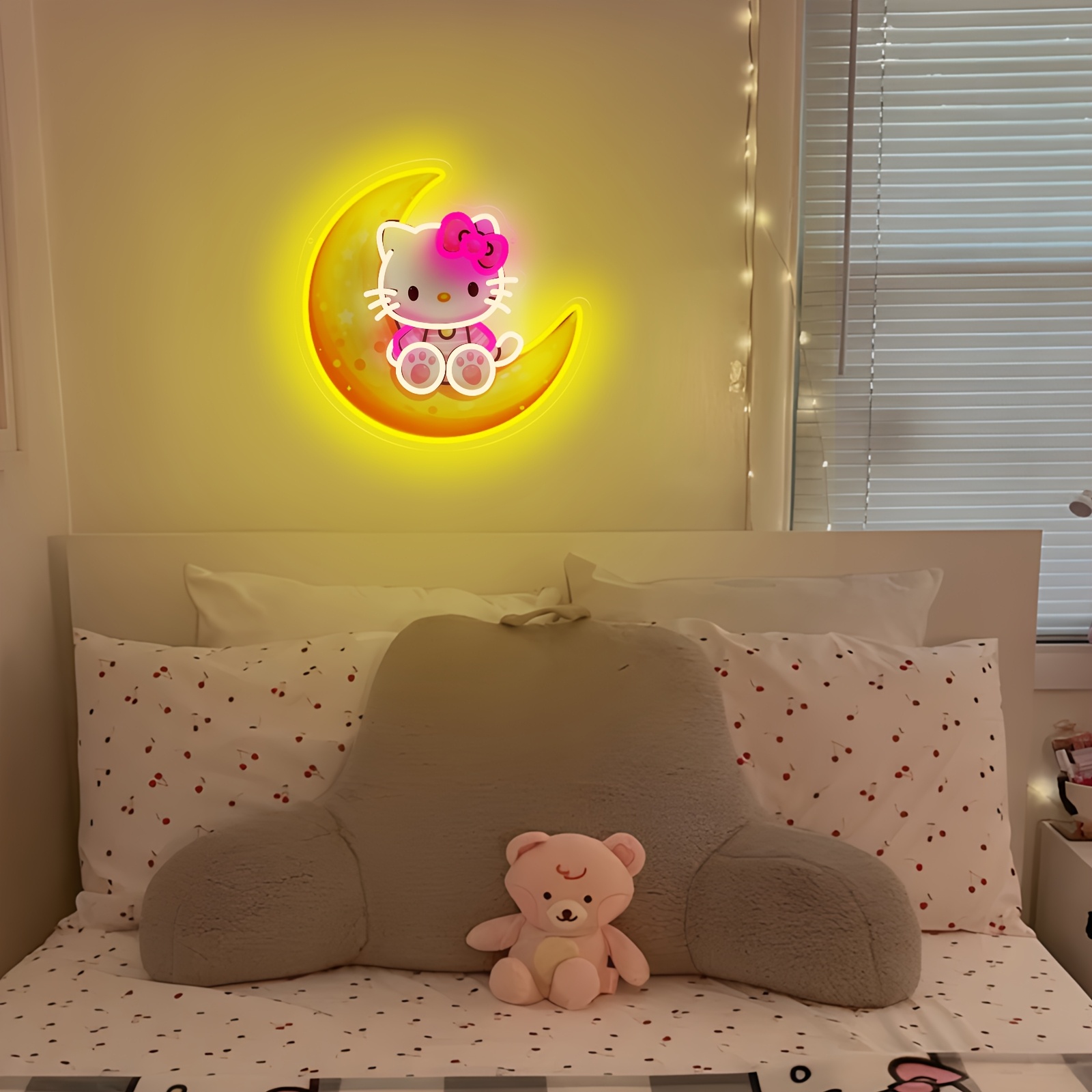 Hello Kitty on Moon Yellow, si - Lighting Room Decor Items recensione e prezzo